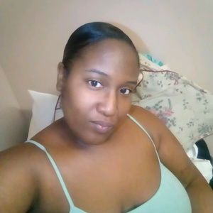 Meet your Posher, Monique